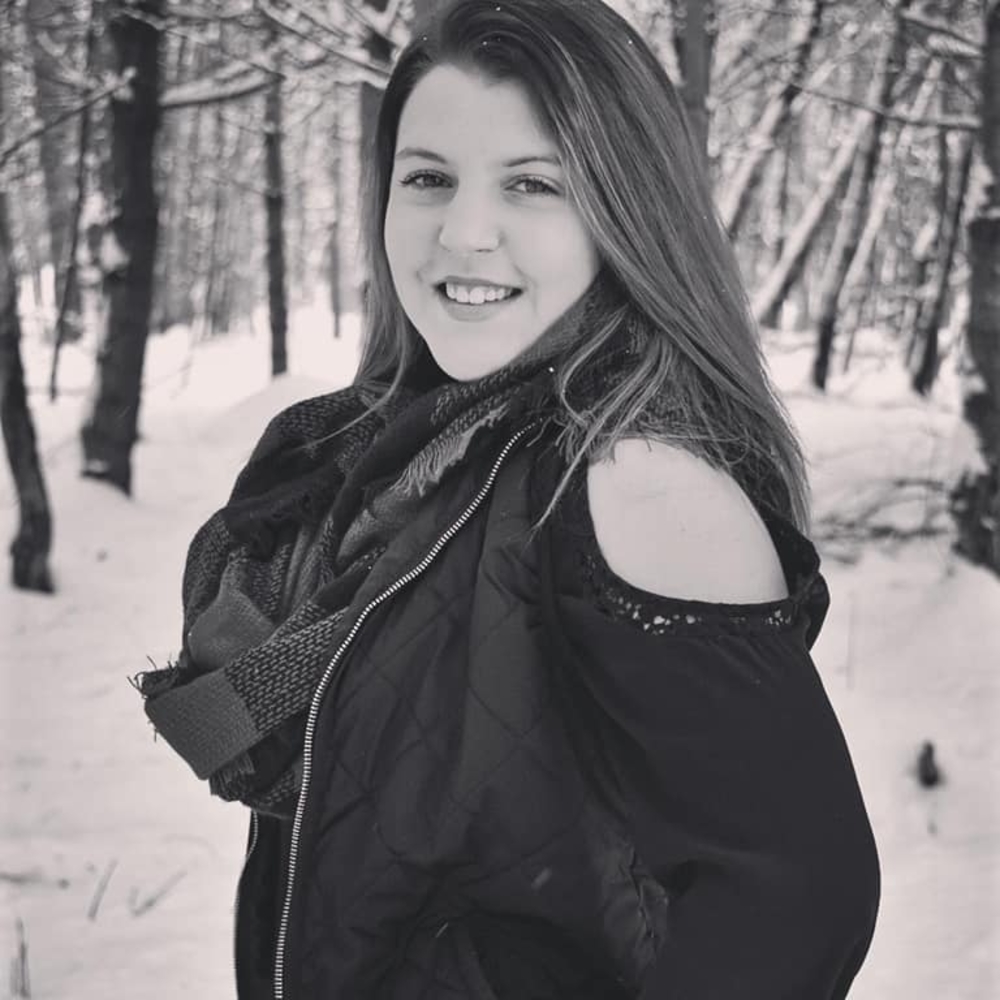 Meet your Posher, Kayla